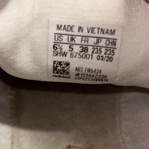 ADIDAS NMD R1 BOOST Women’s US Size 6.5 White Rose Gold Metallic Shoes FW6434 - Picture 11 of 11